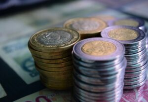 Ailevi Akdeniz Ateşi (FMF) engelli rapor oranı Geriye kalan 30 başlık: Evre evre organ yetmezlikleri ve laboratuvar parametre kombinasyonları.