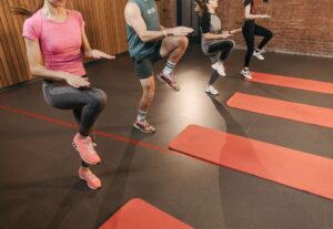 Diz Kireçlenmesi (Osteoartrit) Belirtileri: Diz Ağrısını Azaltan Kolajen ve Egzersizler