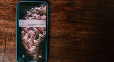 Hayalet Titreşim Sendromu Nedir? Telefon Çalmadan Titriyor Sanmanın Nedenleri
