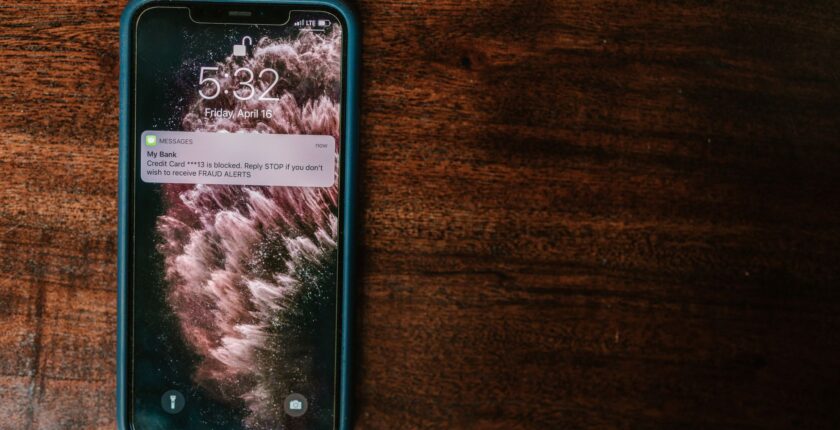 Hayalet Titreşim Sendromu Nedir? Telefon Çalmadan Titriyor Sanmanın Nedenleri