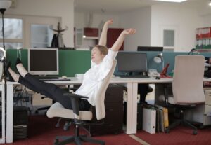 Masa Başı Çalışanlar İçin Duruş Bozukluğu (Postür) Egzersizleri ve Ergonomik Öneriler