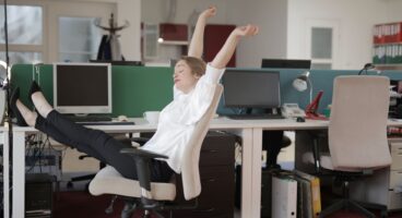 Masa Başı Çalışanlar İçin Duruş Bozukluğu (Postür) Egzersizleri ve Ergonomik Öneriler