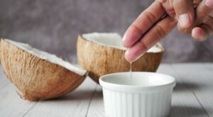 Yağ Çekme (Oil Pulling) Nedir? Hindistan Cevizi Yağı ile Diş Beyazlatma Rehberi